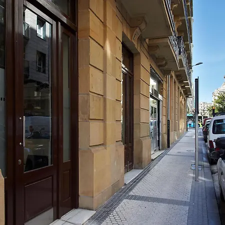 The Collection - Gros Arena I Lägenhet *